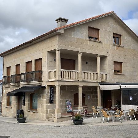 Apartamento A Casa Da Feira Pontevedra Bagian luar foto